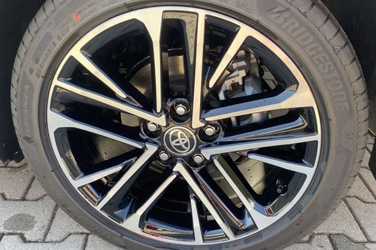 Toyota Camry Prestige 2.5 Hybrid Dynamic Force