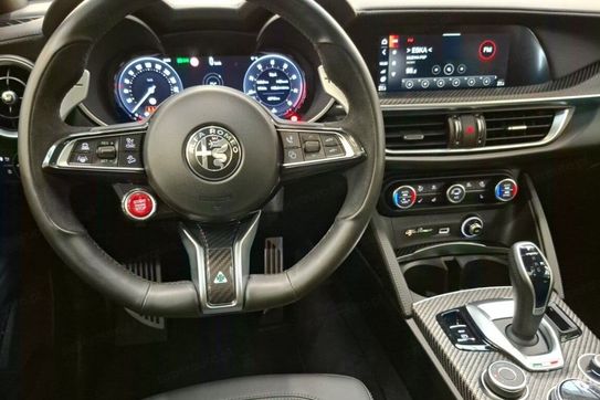 Alfa Romeo Stelvio Bi Turbo V6 Quadrifoglio Q4
