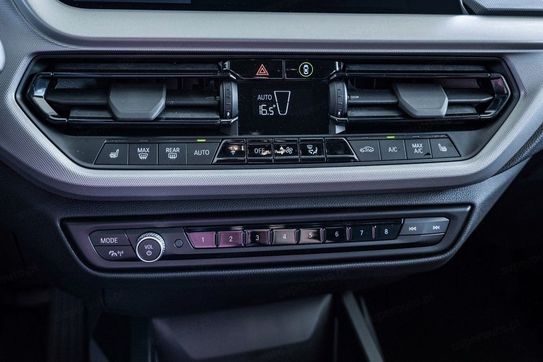 BMW Seria 1 118i Advantage