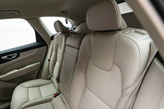 Volvo XC60 B4 D AWD Momentum Pro aut