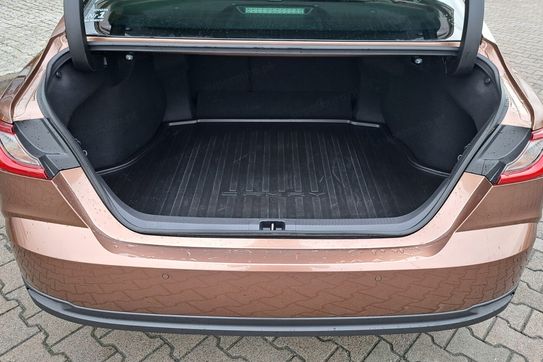 Toyota Camry 2.5 Hybrid Dynamic Force Comfort e-CVT