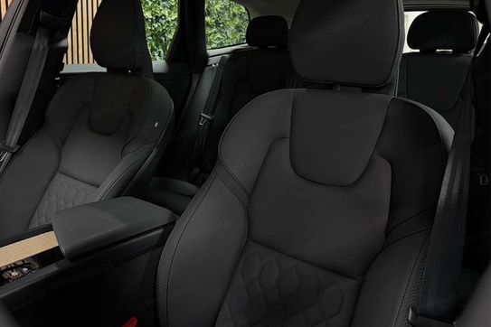 Volvo XC60 B5 AWD Plus Dark