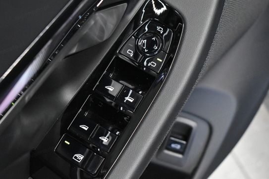 BMW Seria 5 520i mHEV aut