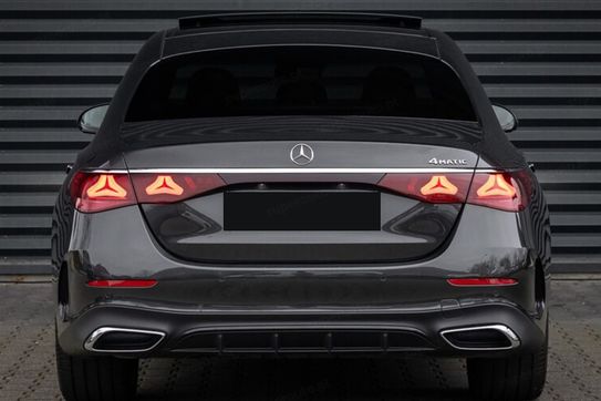 Mercedes Klasa E 200 4-Matic AMG