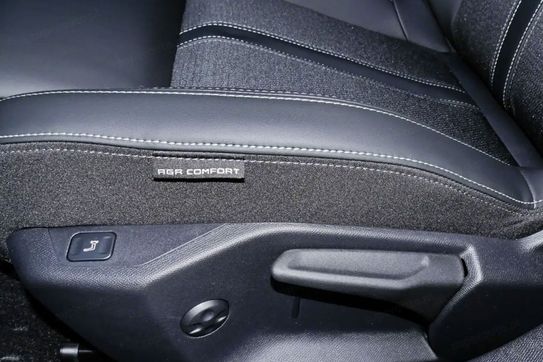 Peugeot 408 Business 1.2 mHEV e-DSC6