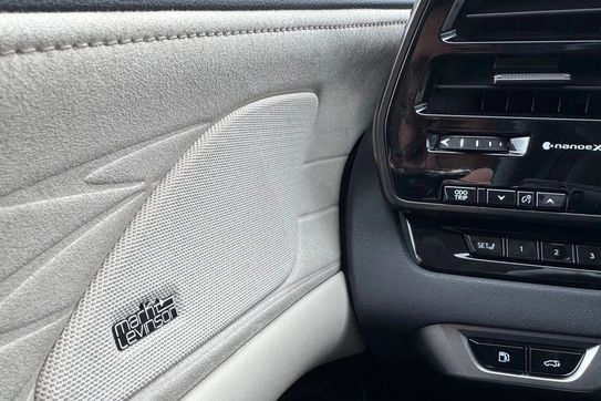 Lexus RX 350h Omotenashi