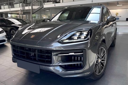 Porsche Cayenne E-Hybrid Black Edition