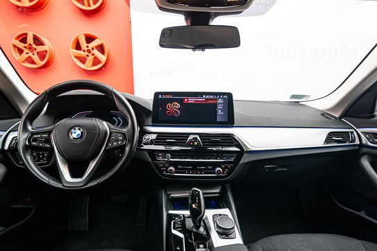 BMW Seria 5 518d  aut