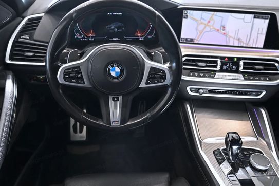 BMW X6 M50i