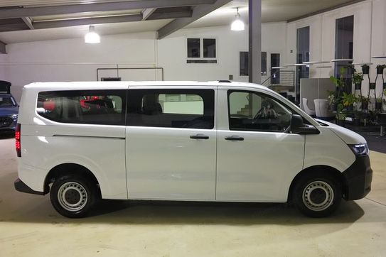 Volkswagen Transporter Kombi L2H1