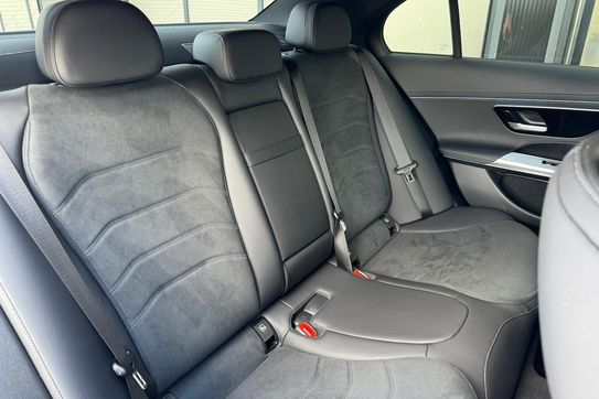 Mercedes Klasa E 300 e 4-Matic AMG