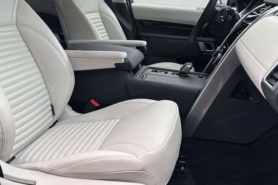 Land Rover Discovery V 3.0 D250 Dynamic SE