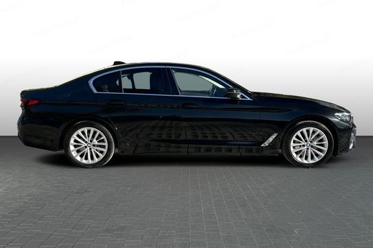 BMW Seria 5 530i Luxury Line