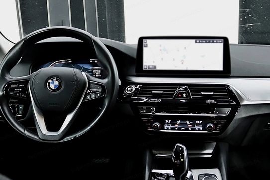 BMW Seria 5 Touring 530d Luxury Line