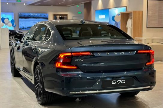 Volvo S90 T8 AWD Plug-In Hybrid Ultimate Bright