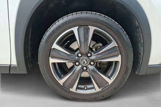 Lexus UX 200
