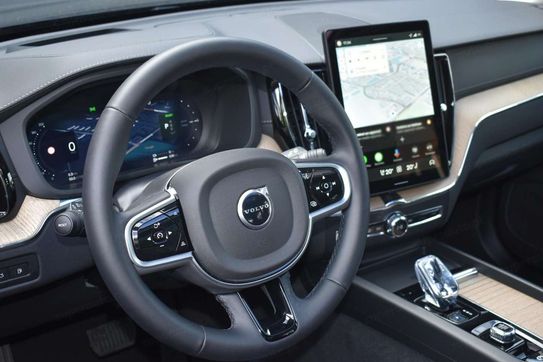 Volvo XC60 T6 Plug-In Hybrid AWD Ultra Dark