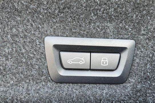 BMW Seria 3 330i xDrive M Sport aut