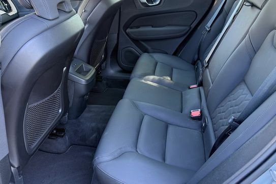 Volvo XC60 B5 B AWD Plus Dark