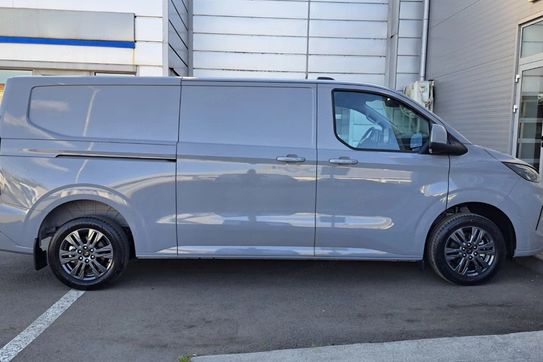 Ford Transit Custom 320 L2H1 Limited A8