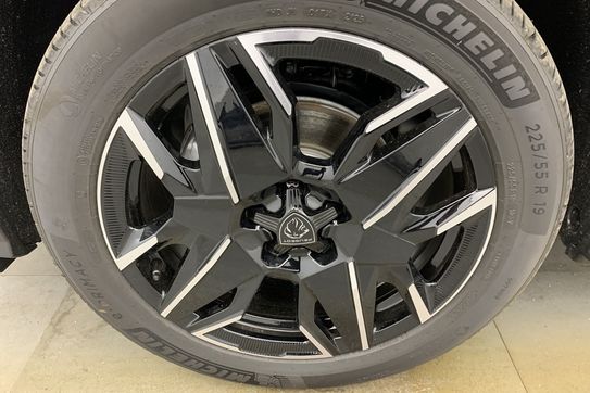 Peugeot 3008 GT 1.2 mHEV e-DCS6