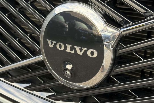 Volvo XC60 B5 AWD Ultra Dark