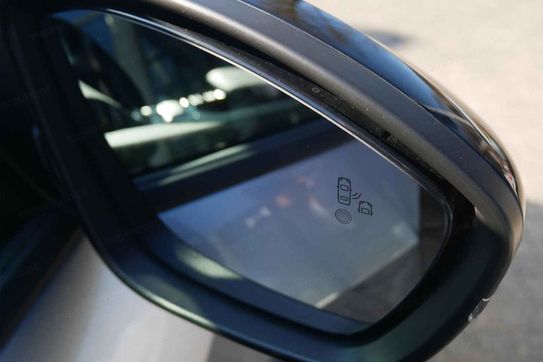 Peugeot 208 Allure e-DCS6  1.2 mHEV