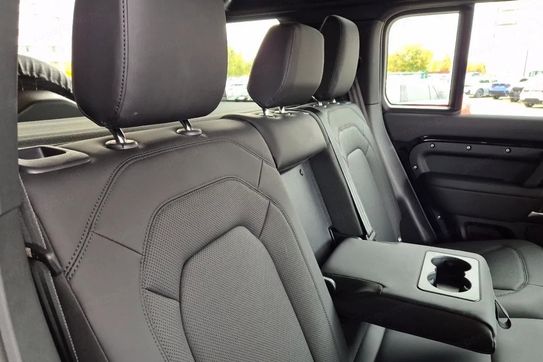 Land Rover Defender 110 D200 X-Dynamic SE
