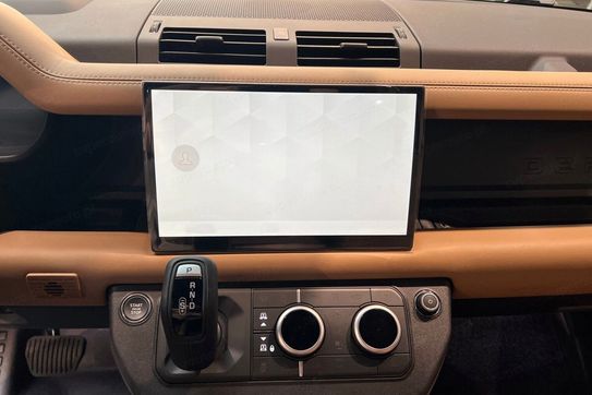 Land Rover Defender 110 3.0 D250 X-Dynamic HSE