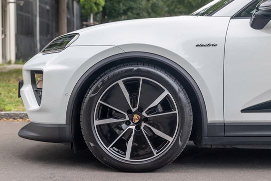 Porsche Macan 4