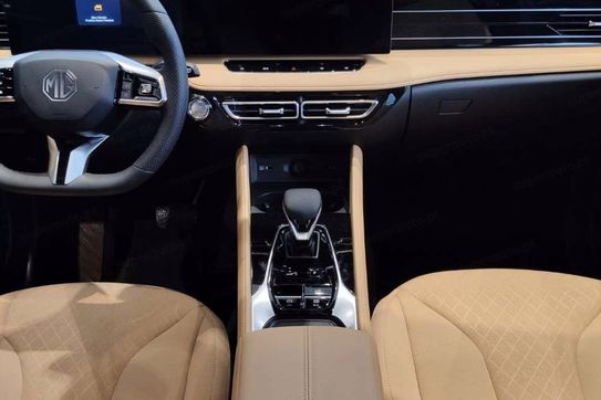 MG HS 1.5T HEV+ Excite aut