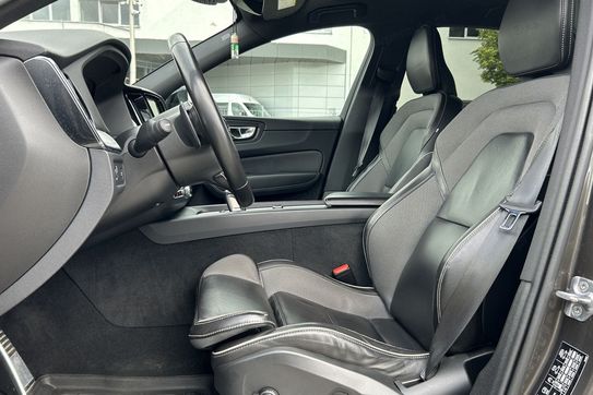 Volvo XC60 B4 D AWD R-Design