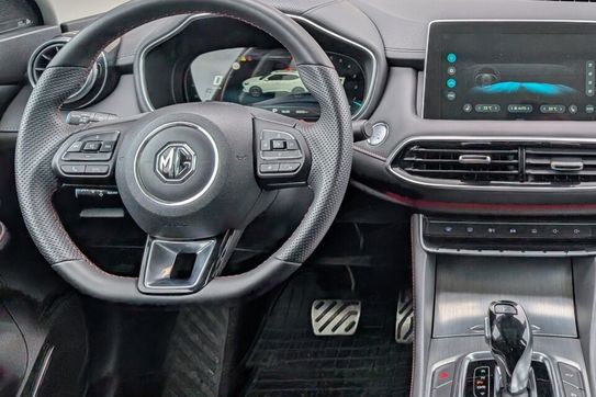 MG HS 1.5 T-GDI  DCT