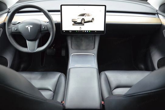 Tesla Model Y Long Range AWD
