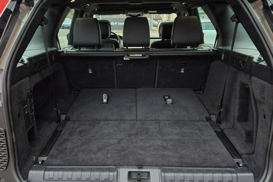 Land Rover Discovery P300 Dynamic SE