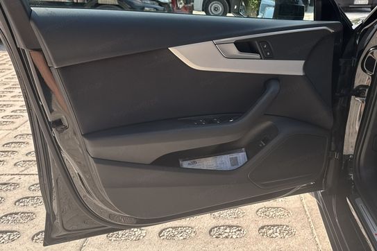 Audi A4 35 TFSI S Line