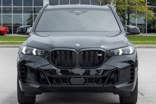 BMW X5 M60i