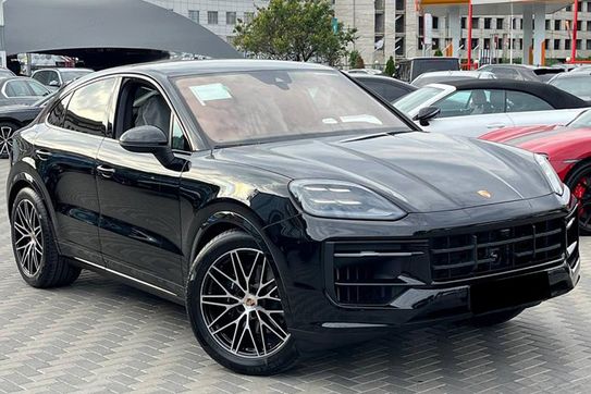Porsche Cayenne Coupe E-Hybrid Black Edition