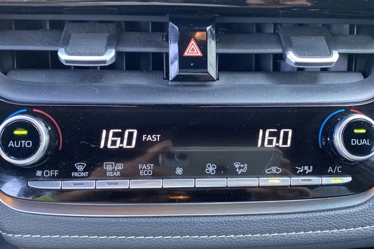 Suzuki Swace 1.8 Hybrid Premium Plus CVT