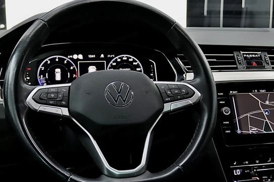 Volkswagen Passat 2.0 TSI Elegance DSG