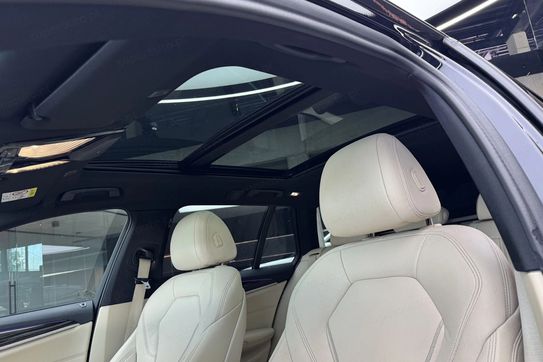 BMW Seria 5 530i xDrive M Sport sport
