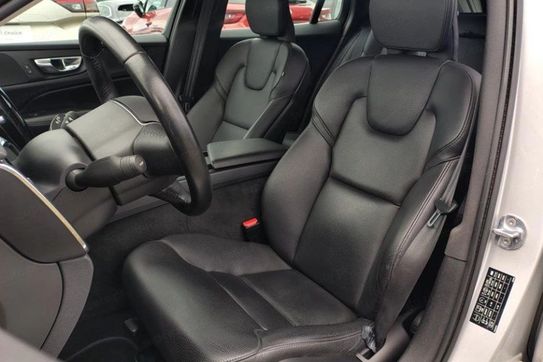 Volvo V60 B4 D Momentum Pro
