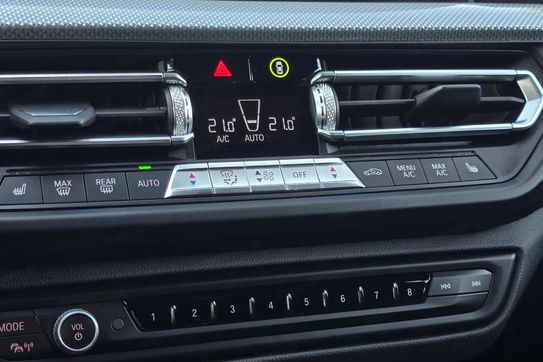 BMW Seria 1 120d xDrive M Sport aut