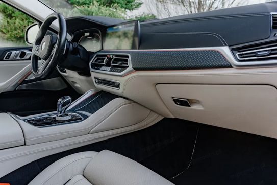 BMW X6 M50i