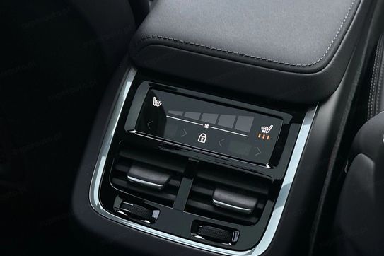 Volvo XC60 B5 B AWD Ultra Dark