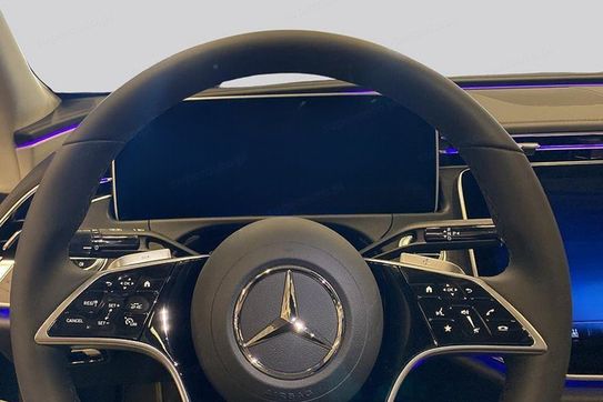 Mercedes Klasa E 300 de  4-Matic Avantgarde