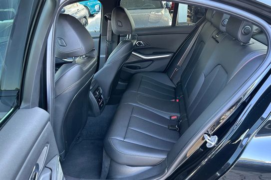BMW Seria 3 320d xDrive M Sport