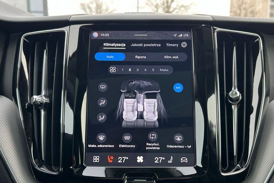 Volvo XC60 B5 B AWD Plus Dark aut