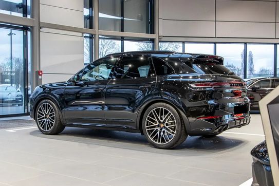 Porsche Cayenne Black Edition