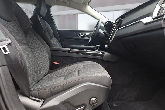 Volvo V60 T6 AWD Plug-In Hybrid Core